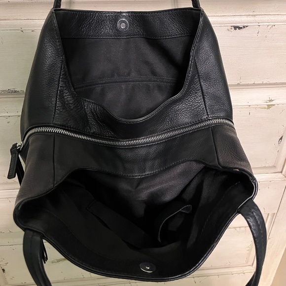 Vince Camuto Large Pebbled Leather Multi Compartment Black Tote Bag Size OS - Picture 6 of 13